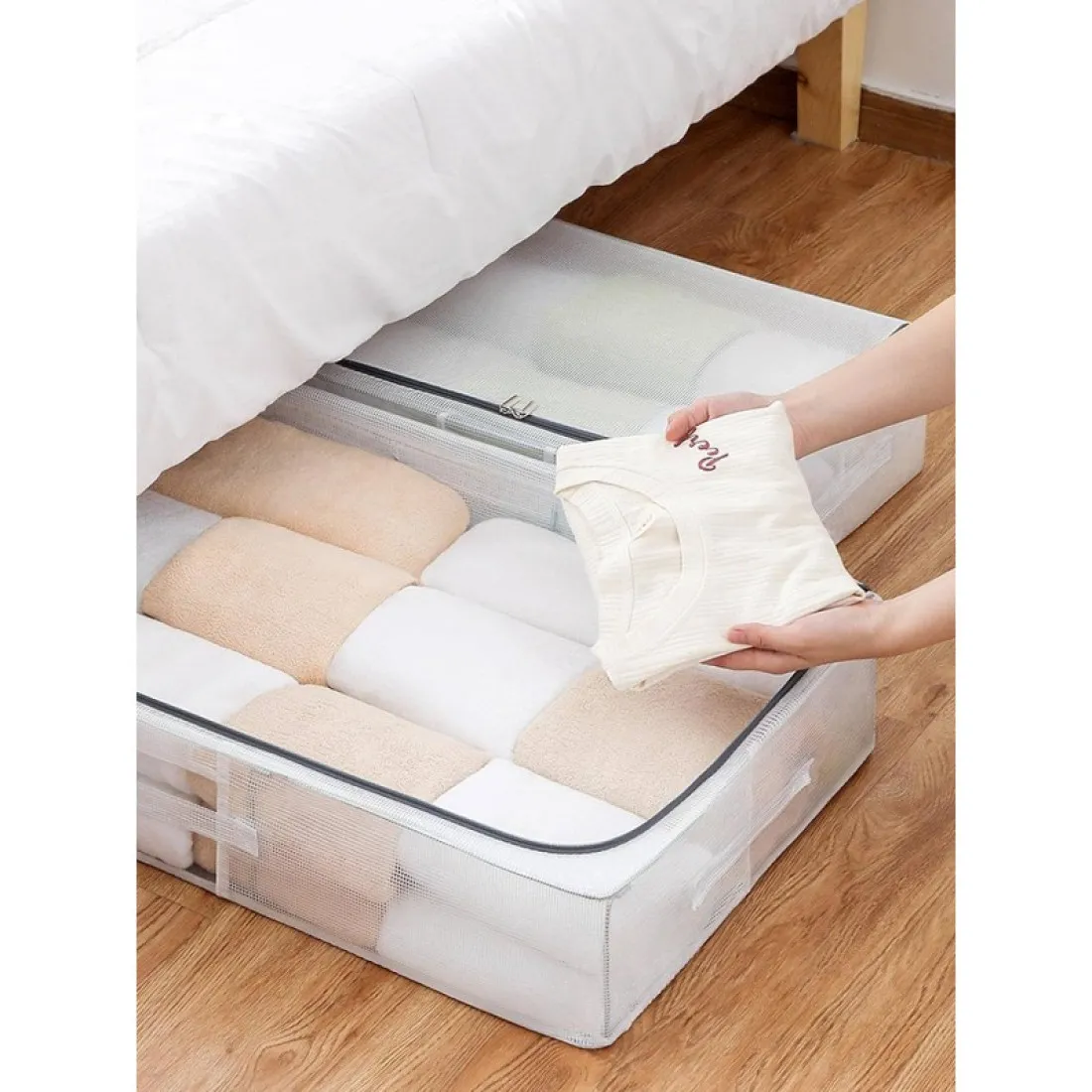 Plastový organizér na posteľnú bielizeň