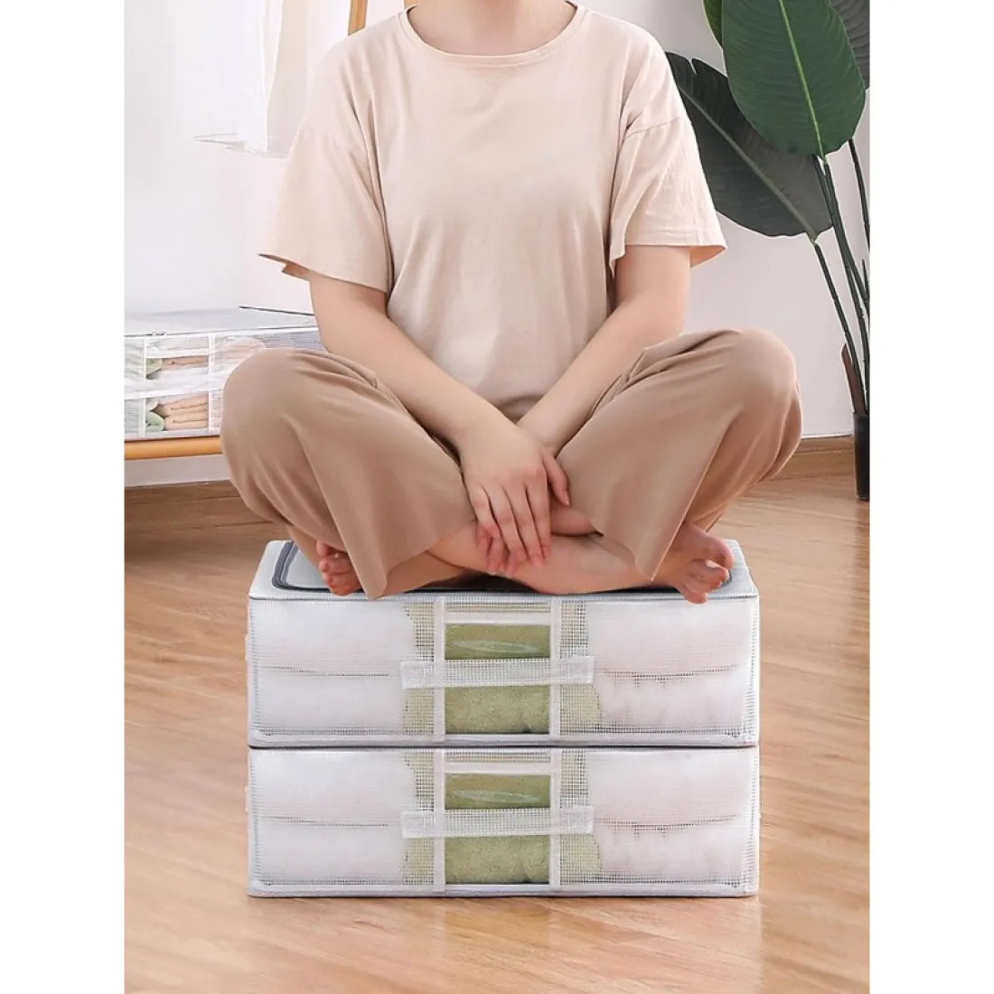 Plastový organizér na posteľnú bielizeň