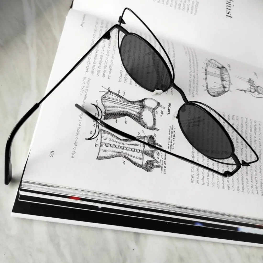 Slnečné okuliare Cat Mirror - čierne