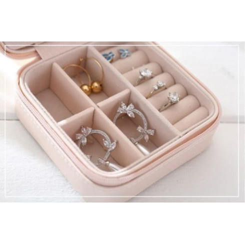 Šperkovnica so zrkadlom 