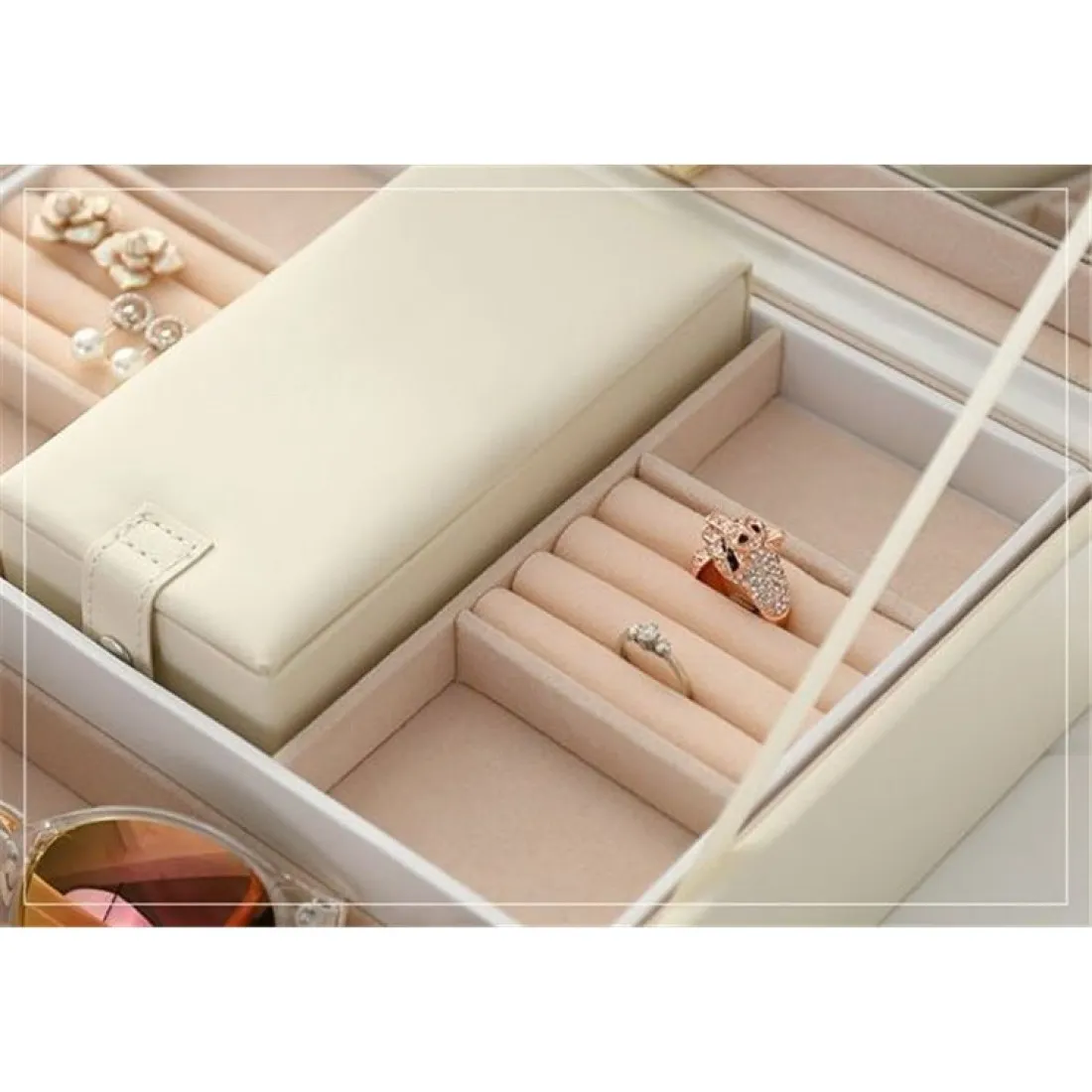 Šperkovnica so zrkadlom - biela