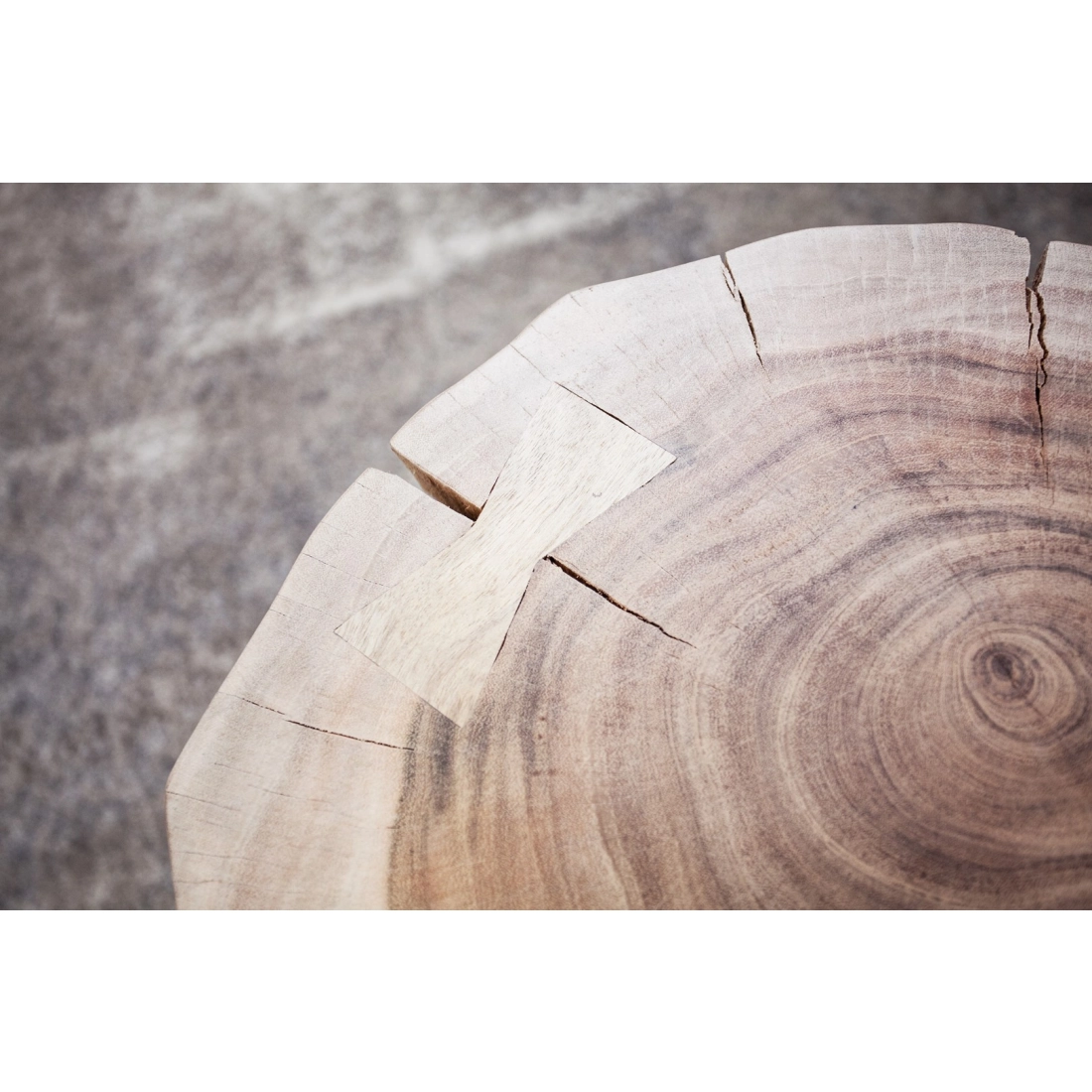 Stylový odkládací stolek z přírodního dřeva Nature - 45 cm