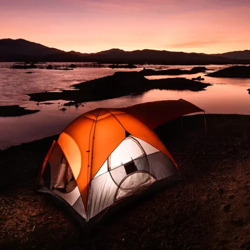 Turistická lampa - skladacia 2v1