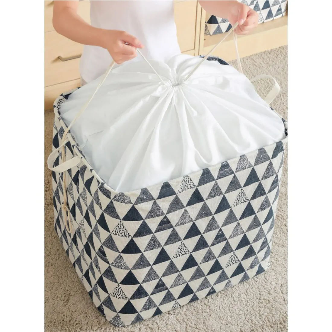 Úložný kôš so šnúrkou na stiahnutie