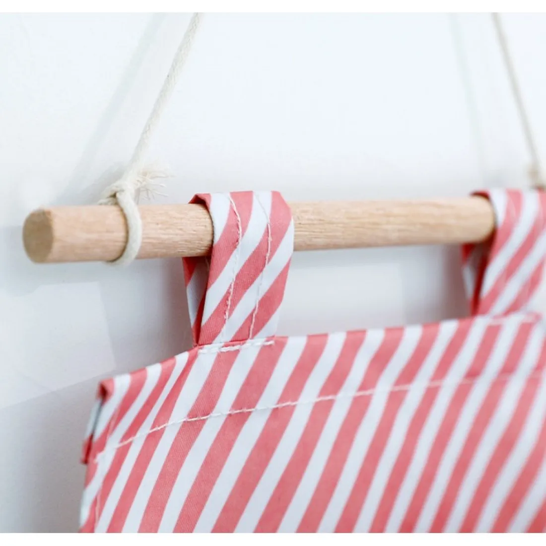 Závesný organizér na kuchynské potreby a hračky - ružový