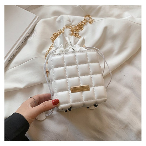 Dámska prešívaná kabelka Aidejavri biela