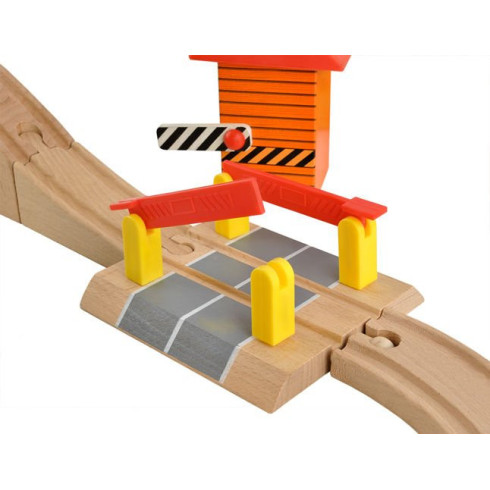 Drevená vláčiková dráha s heliportom 