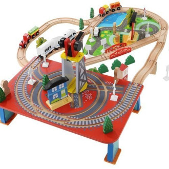 Dřevěná vláčková dráha na baterie