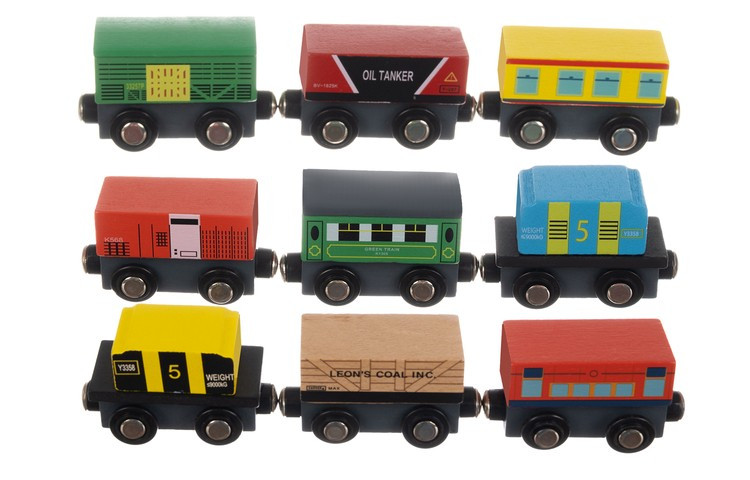 Dřevěný vláček pro děti - 12ks