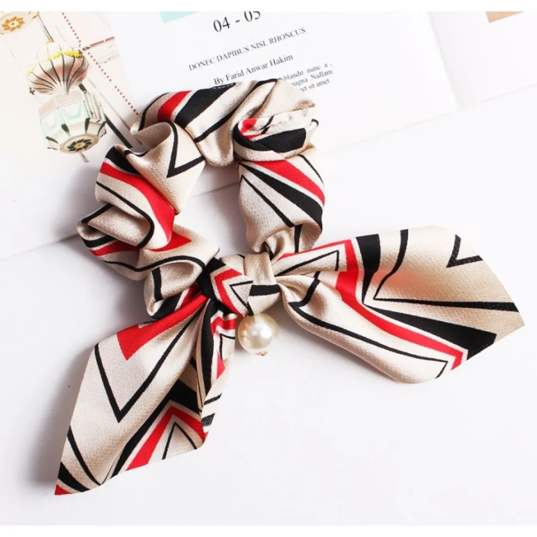 Gumička do vlasov s perlou, červená