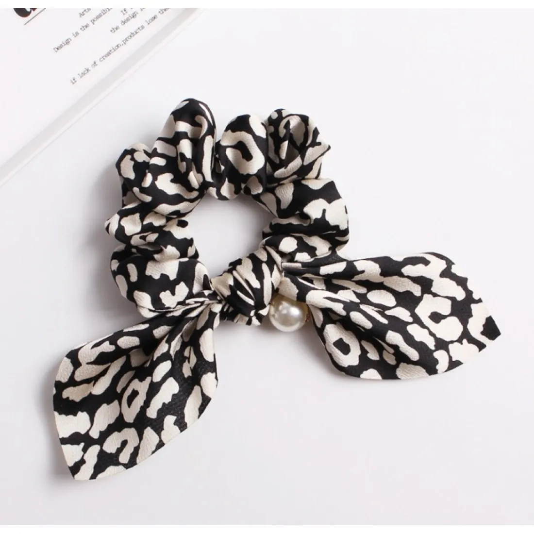 Gumička do vlasov s perlou, čierna