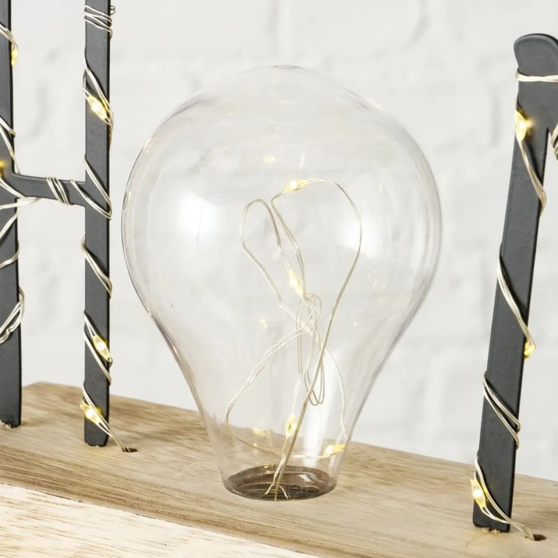 LED nápis HOME 30 cm