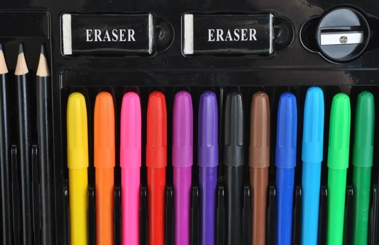 Maliarska sada v drevenom kufríku - 81 ks