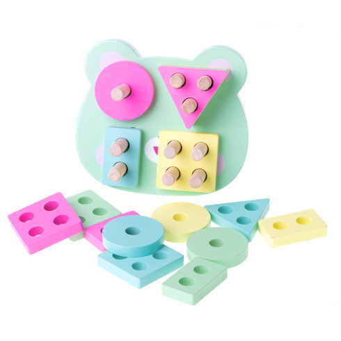 Drevená navliekacia veža - medvedík