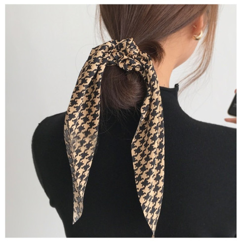 Gumička do vlasů se stuhou - vzor kohoutí stopa, béžová