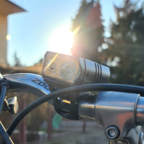 LED predné + zadné svetlo na bicykel