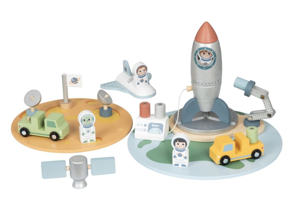 Drevená vesmírna základňa s autíčkami